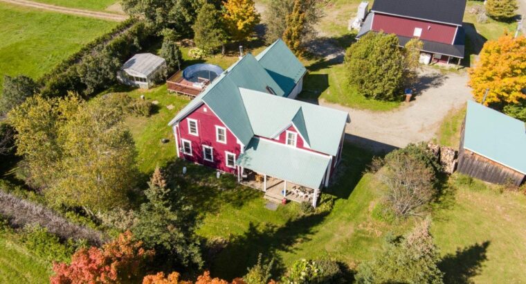 Bury Domaine 132 acres, bâtiment agriculture int.