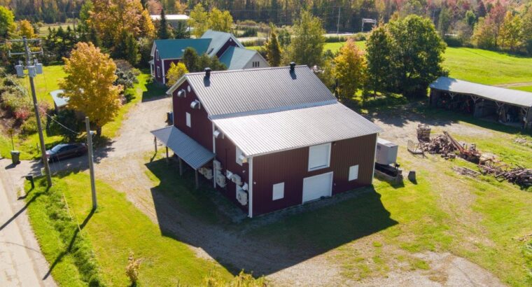 Bury Domaine 132 acres, bâtiment agriculture int.