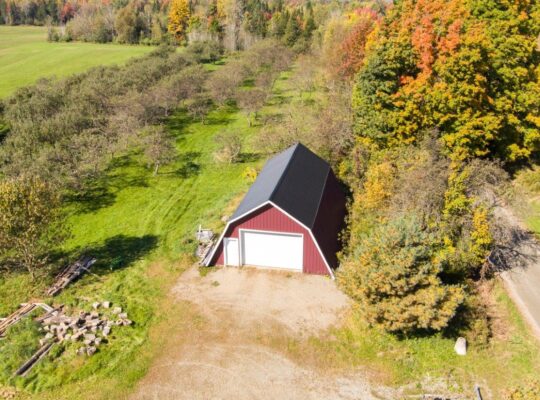 Bury Domaine 132 acres, bâtiment agriculture int.