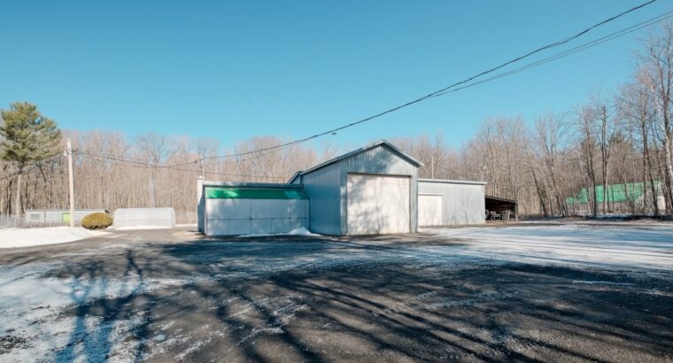St-Elphège : Domaine de 76 acres, divers bâtiments