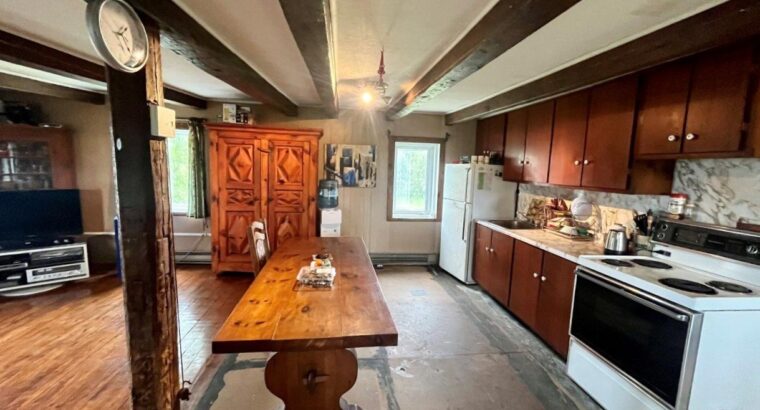 Ste-Cécile-de-Milton : Ferme 103 acres