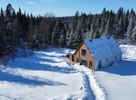 Ste-Anne-de-la-Rochelle domaine 77 acres