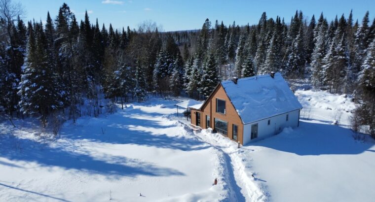 Ste-Anne-de-la-Rochelle domaine 77 acres