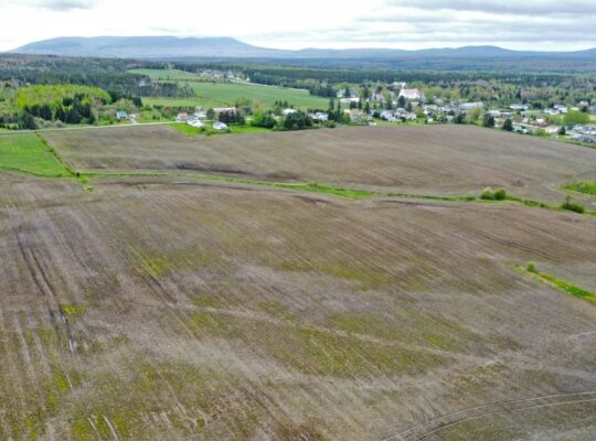 Chartierville , terre agricole 112 acres, 88 acres