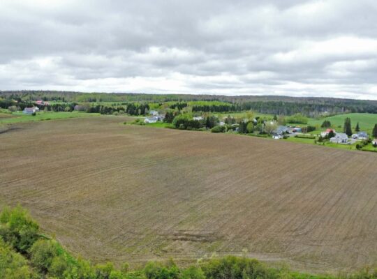 Chartierville , terre agricole 112 acres, 88 acres