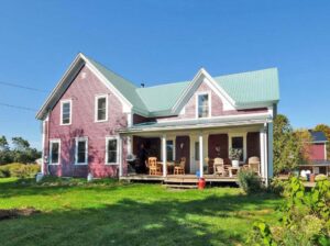Bury (Estrie) Fermette 5000 m2, maison 3 chambres
