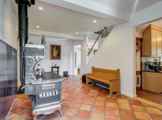 Bury (Estrie) Fermette 5000 m2, maison 3 chambres
