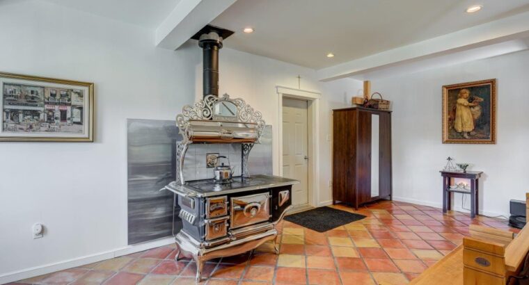 Bury (Estrie) Fermette 5000 m2, maison 3 chambres
