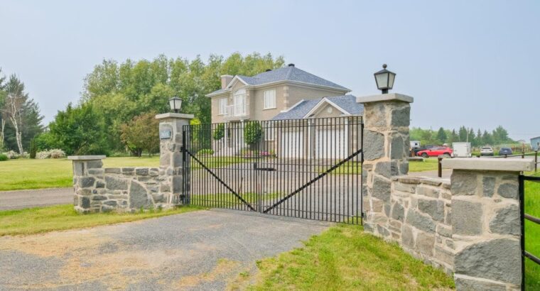 St-Mathias-sur-Richelieu Domaine équestre 13 arp
