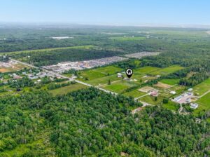Ste-Sophie (Laurentides) : Domaine équestre 49 acr