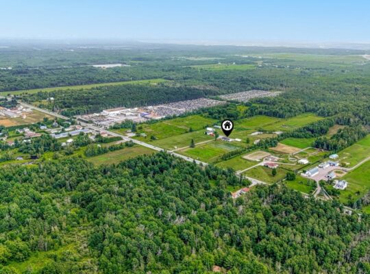 Ste-Sophie (Laurentides) : Domaine équestre 49 acr