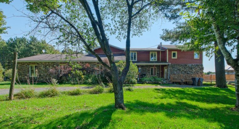 Danville. Domaine , maison 6c érablière
