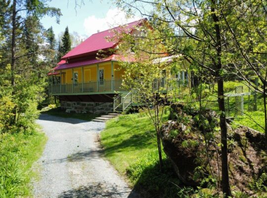 St-Ferdinand (Ctre Québec) :Maison 4 CAC 135 acr