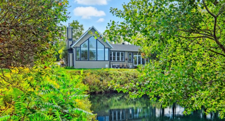 Wotton (Estrie) : Domaine avec maison clé en main