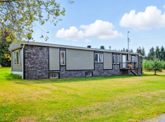 Wotton (Estrie) : Domaine avec maison clé en main