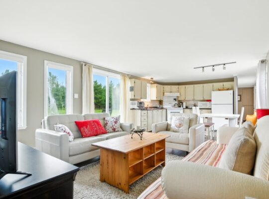 Wotton (Estrie) : Domaine avec maison clé en main