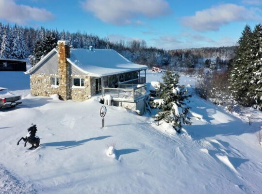 Audet (Estrie) : Domaine de 152 acres, érablière