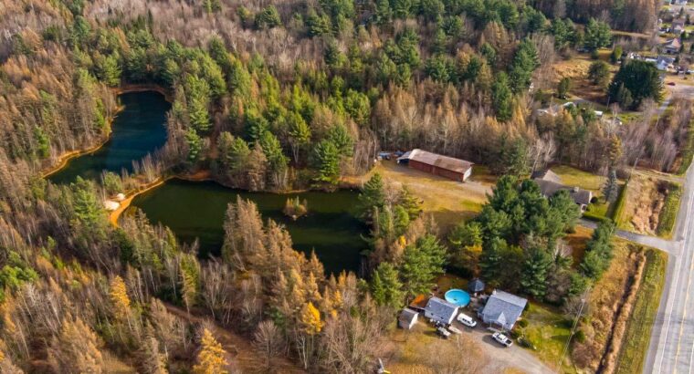 St-Louis-de-Blandford : Domaine garage commercial