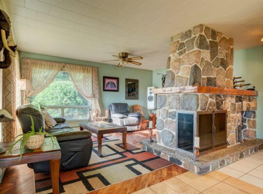 St-Louis-de-Blandford : Domaine garage commercial