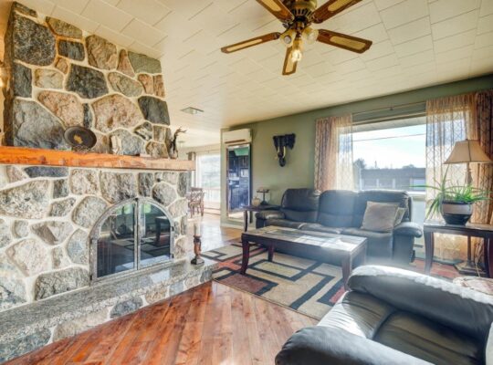 St-Louis-de-Blandford : Domaine garage commercial