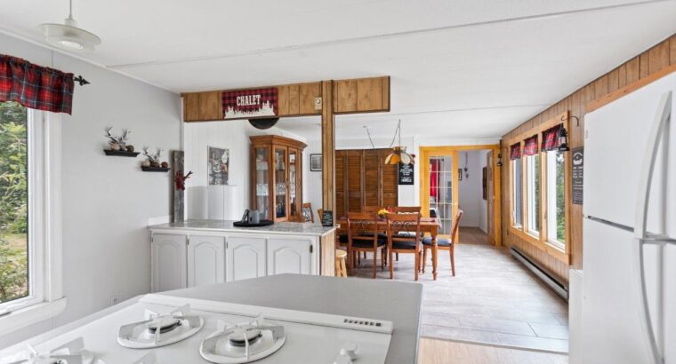 Chute-St-Philippe, fermette 3.69 acres