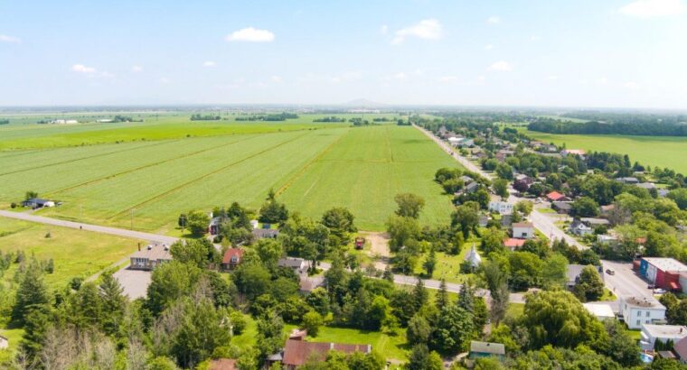 St-Jean-sur-Richelieu,terre agricole en ville 57ac