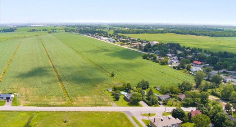 St-Jean-sur-Richelieu,terre agricole en ville 57ac