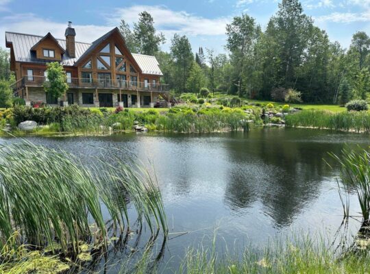 Frontenac (Estrie) : Domaine, maison- 5 acres lac