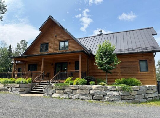 Frontenac (Estrie) : Domaine, maison- 5 acres lac