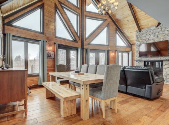 Frontenac (Estrie) : Domaine, maison- 5 acres lac
