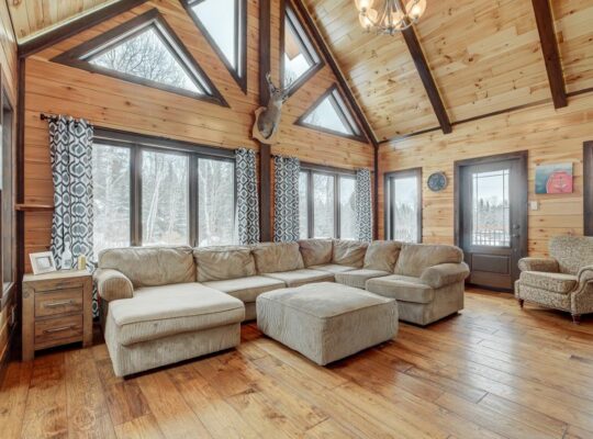 Frontenac (Estrie) : Domaine, maison- 5 acres lac