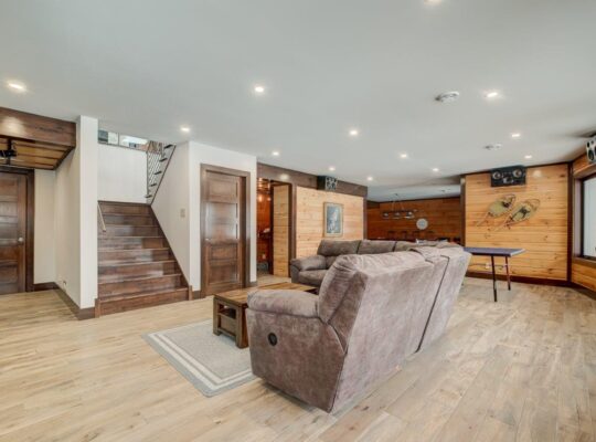 Frontenac (Estrie) : Domaine, maison- 5 acres lac
