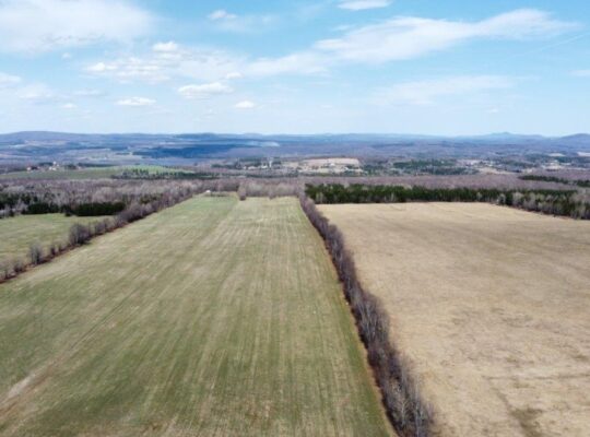 Danville (Estrie) : Terre agricole 243 acres