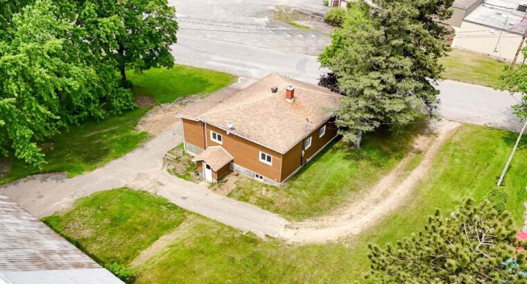Danville (Estrie) : Maison près des services