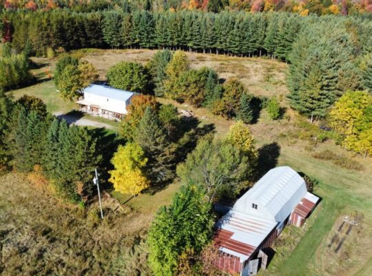 Tingwick (Centre-du-Québec) : Fermette de 77 acres
