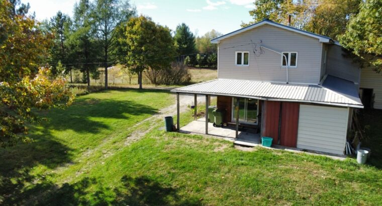 Tingwick (Centre-du-Québec) : Fermette de 77 acres
