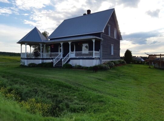 St-Camille : Ferme de chèvres laitières 158 acres