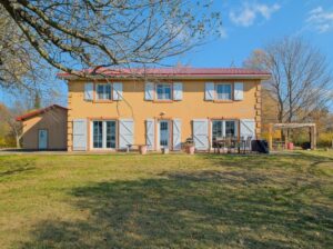 Hatley Domaine 30 acres, maison et bâtiments