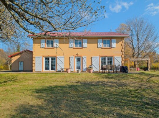 Hatley Domaine 30 acres, maison et bâtiments