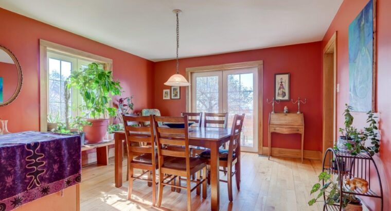 Hatley Domaine 30 acres, maison et bâtiments