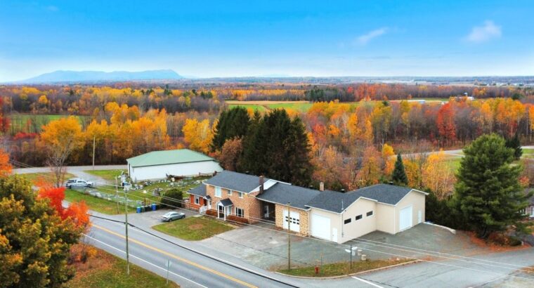 Roxton Pond (Estrie) :Immeuble...