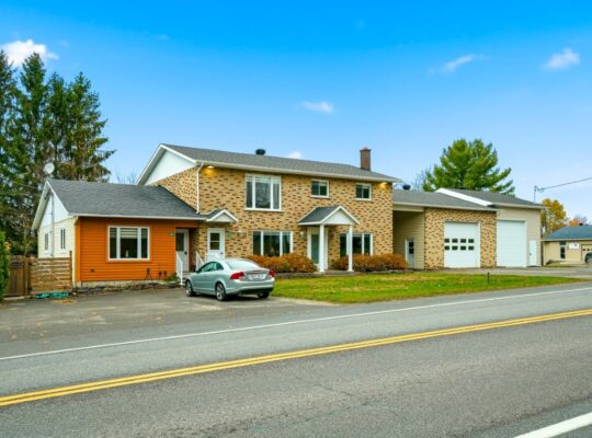 Roxton Pond (Estrie) :Immeuble locatif 3 logements