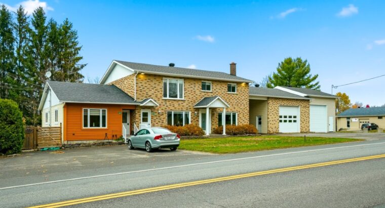 Roxton Pond (Estrie) :Immeuble locatif 3 logements