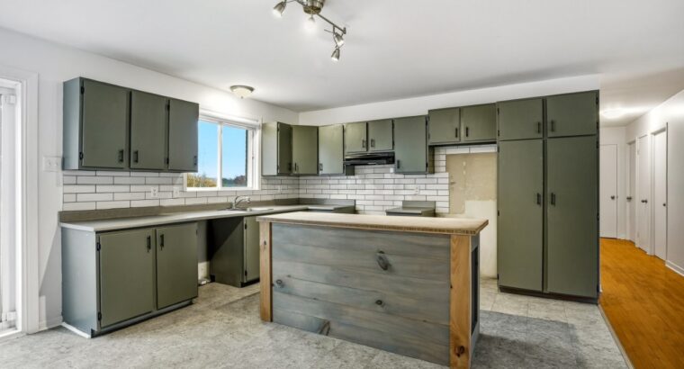 Roxton Pond (Estrie) :Immeuble locatif 3 logements