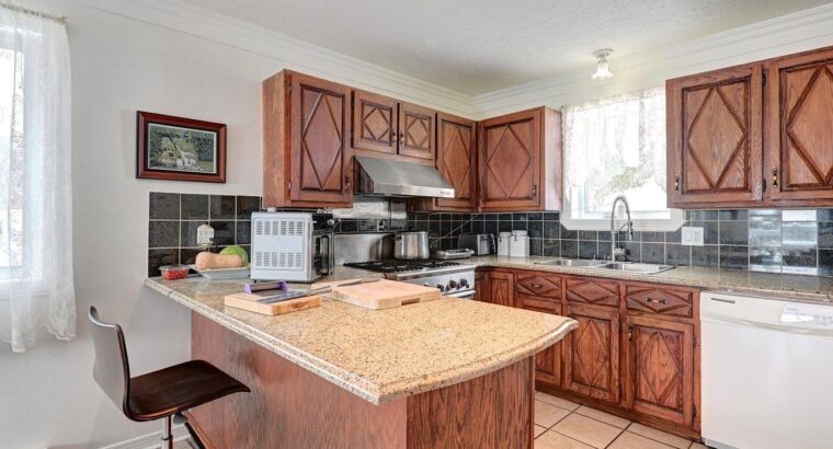 Audet (Estrie) : Domaine de 152 acres, érablière