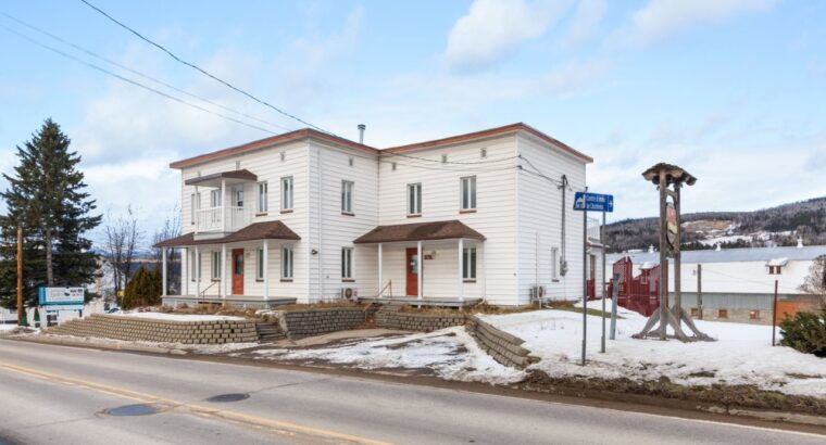 St-Urbain (Capitale-Nationale) : Ferme d’émeus