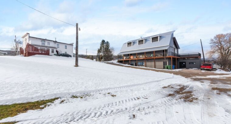 St-Urbain (Capitale-Nationale) : Ferme d’émeus