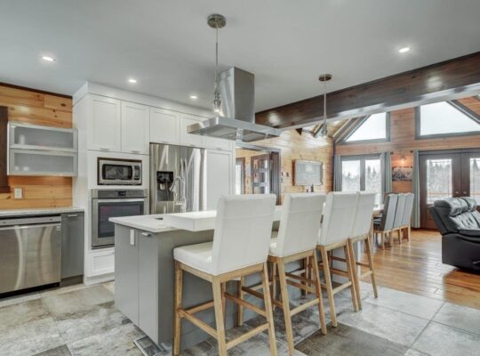 Frontenac (Estrie) : Domaine 5 acres avec lac