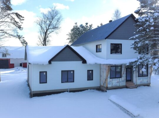 St-Albert (Centre-du-Québec) : Maison en constr.