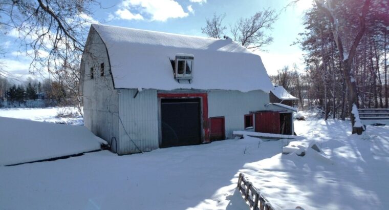 St-Albert (Centre-du-Québec) : Maison en constr.